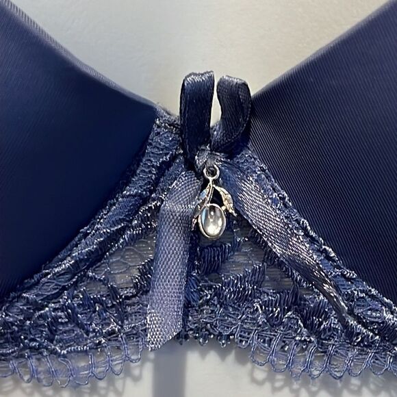 La Vie en Rose Padded Lace Detail Bra Size 34C NWOT - Picture 3 of 10